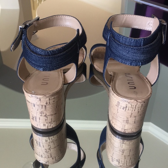 Chambray Buckle Block Sandal - Picture 5 of 7